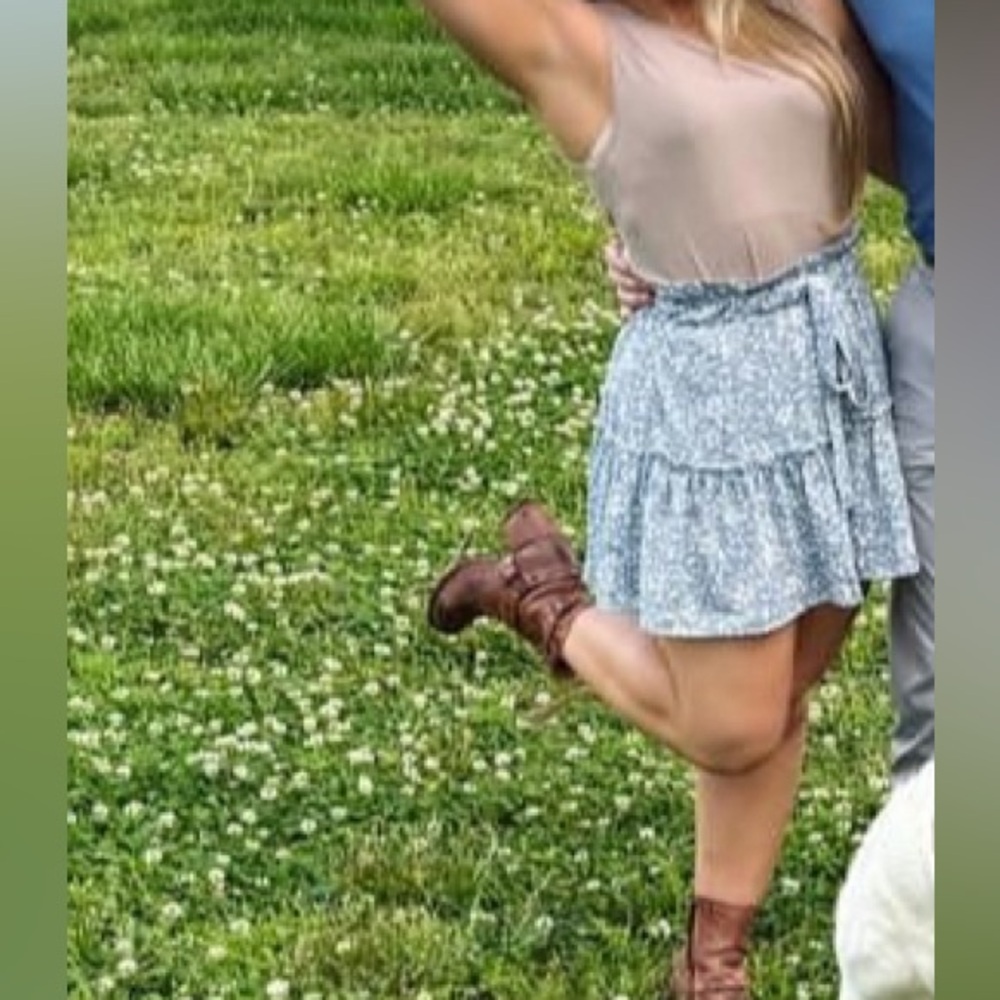 Adorable blue and white floral mini skirt. Perfect for summer!